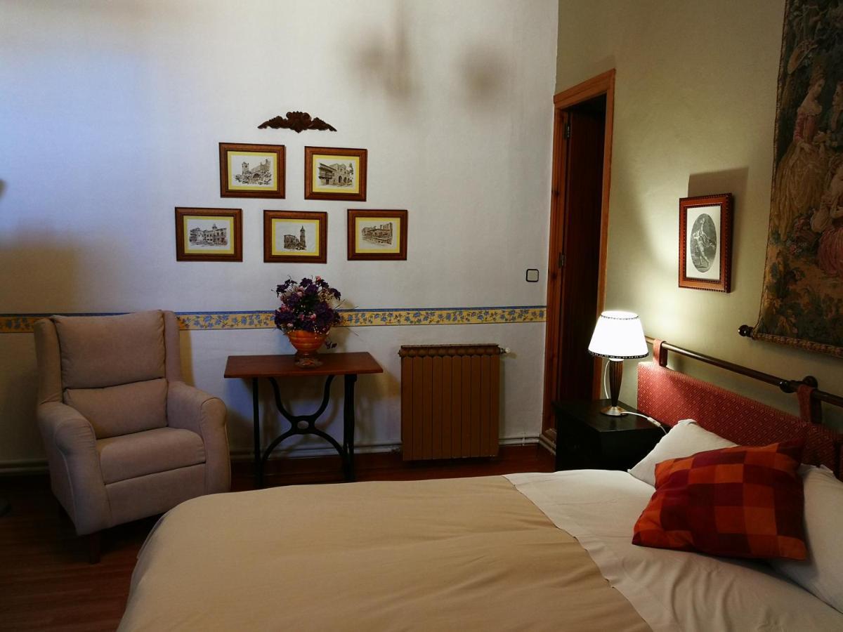 Отель La Casona Del Abuelo Parra Вильянуэва-де-лос-Инфантес Экстерьер фото