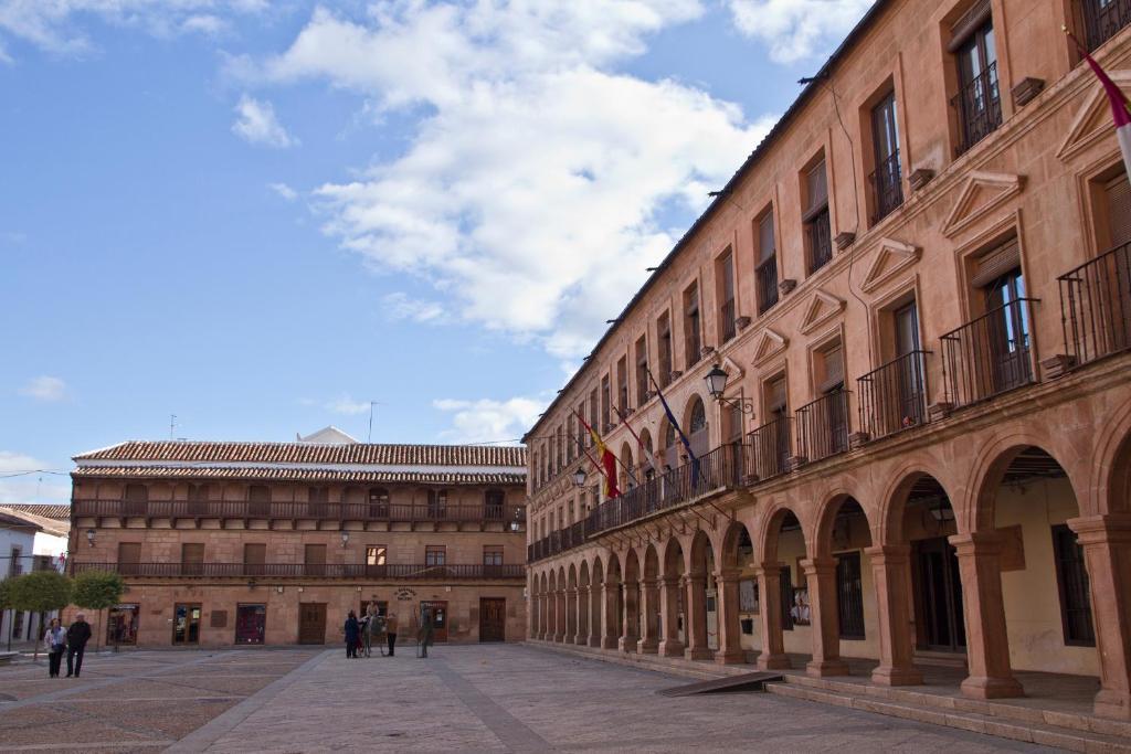 Отель La Casona Del Abuelo Parra Вильянуэва-де-лос-Инфантес Экстерьер фото