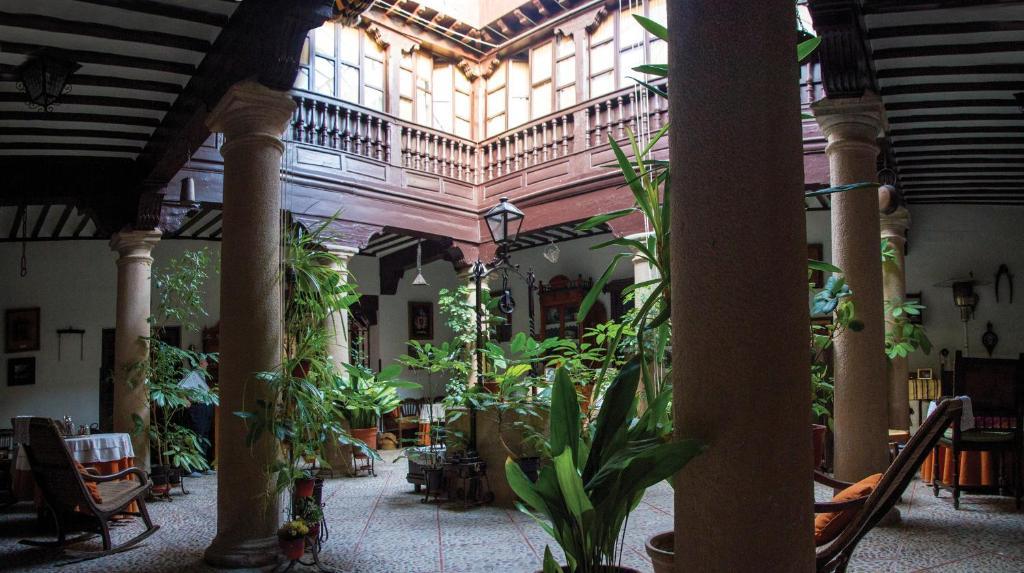 Отель La Casona Del Abuelo Parra Вильянуэва-де-лос-Инфантес Экстерьер фото