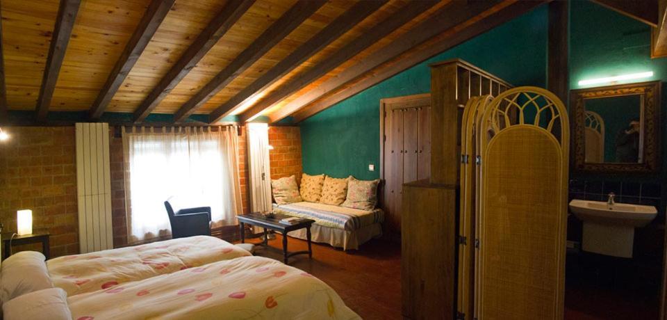 Отель La Casona Del Abuelo Parra Вильянуэва-де-лос-Инфантес Экстерьер фото